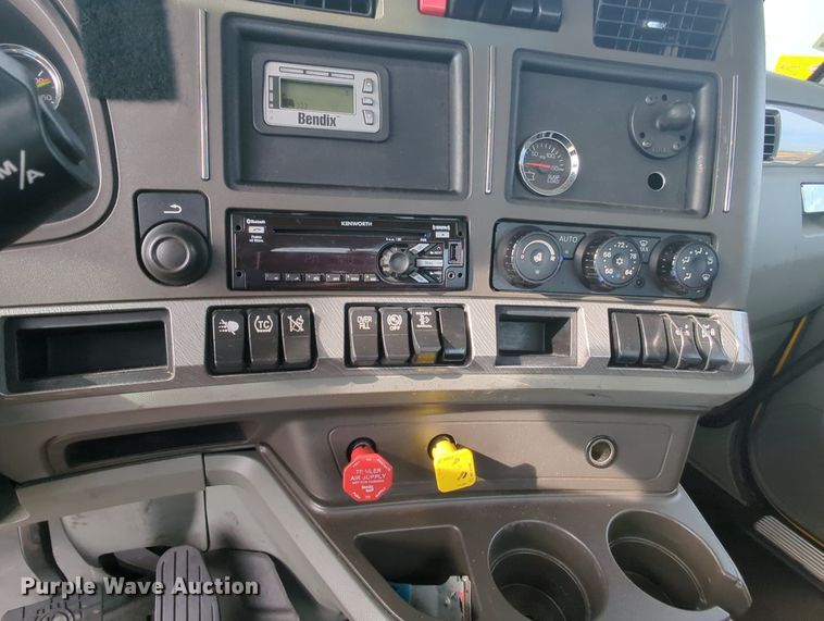 image for item MY9823 2019 Kenworth T680  semi truck