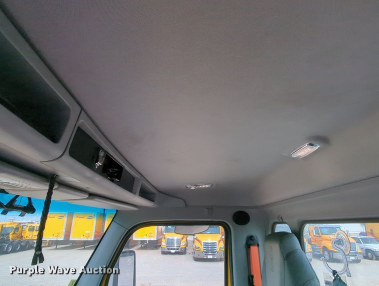 image for item MY9823 2019 Kenworth T680  semi truck