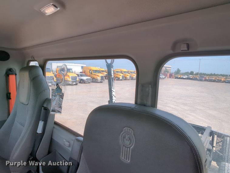 image for item MY9823 2019 Kenworth T680  semi truck