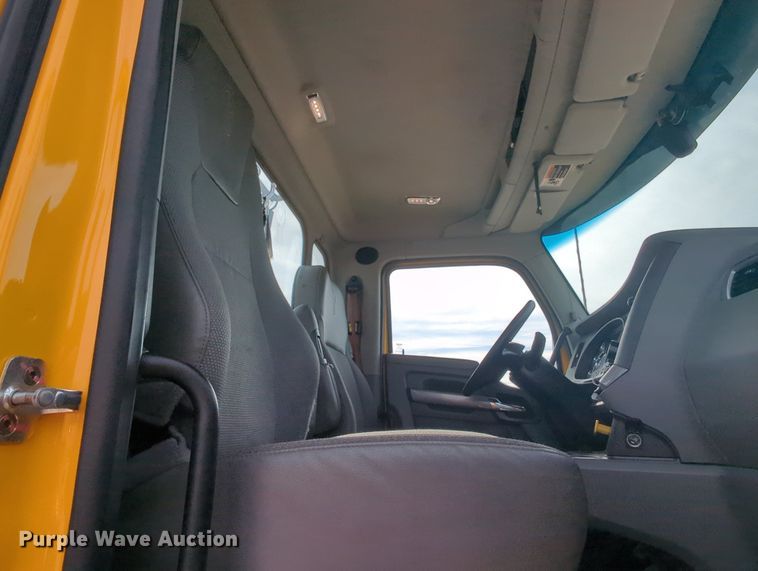 image for item MY9823 2019 Kenworth T680  semi truck