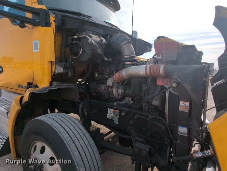 image for item MY9823 2019 Kenworth T680  semi truck