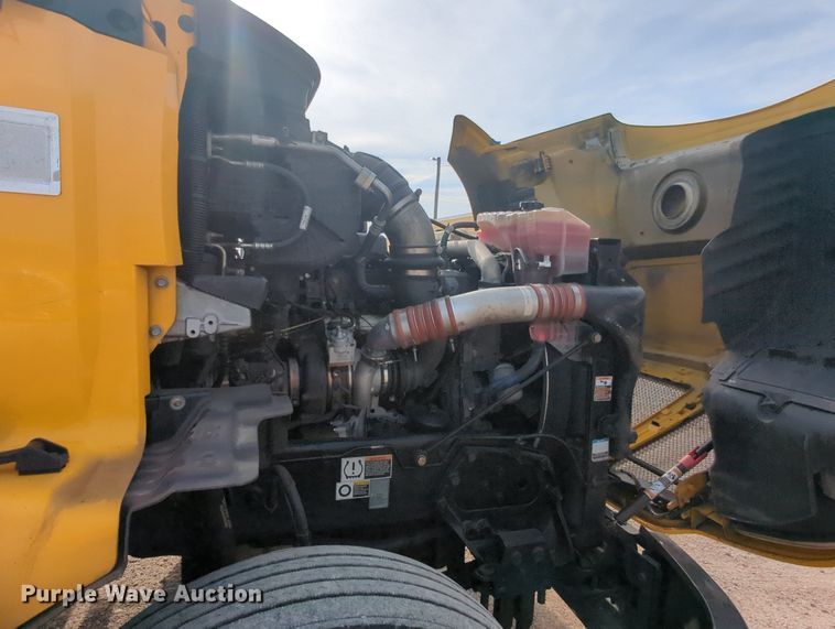 image for item MY9823 2019 Kenworth T680  semi truck