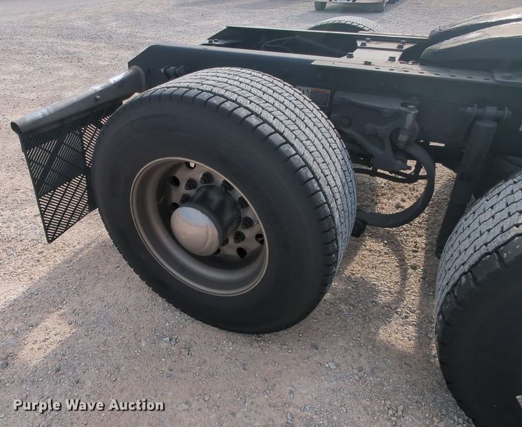 image for item MY9823 2019 Kenworth T680  semi truck