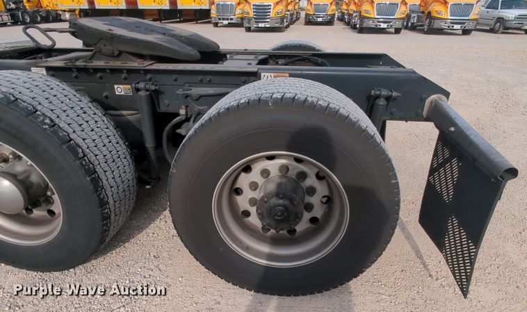 image for item MY9823 2019 Kenworth T680  semi truck