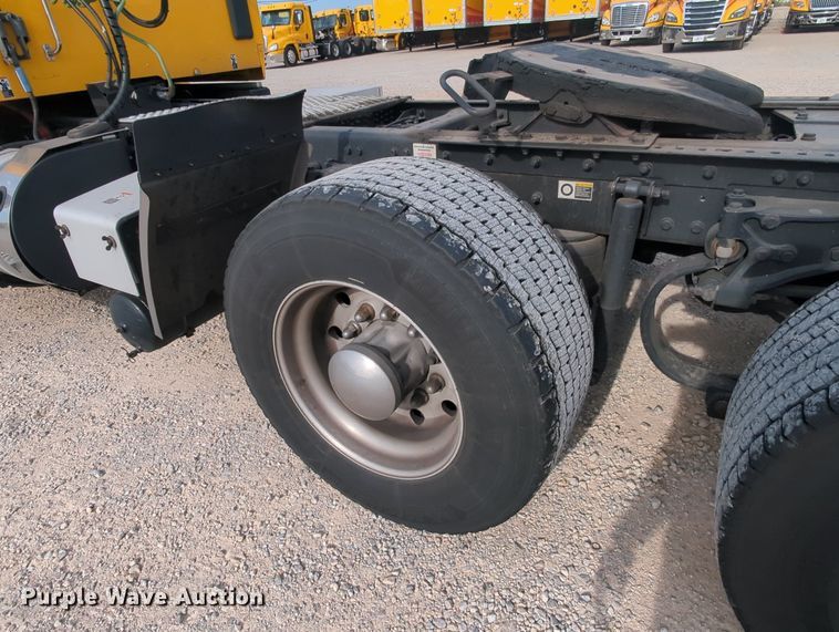 image for item MY9823 2019 Kenworth T680  semi truck