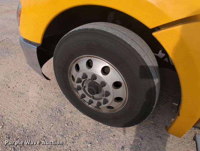 image for item MY9823 2019 Kenworth T680  semi truck