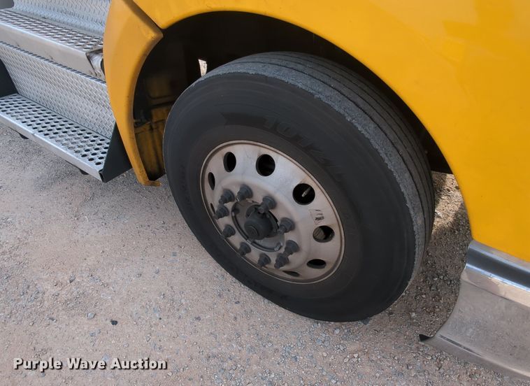 image for item MY9823 2019 Kenworth T680  semi truck