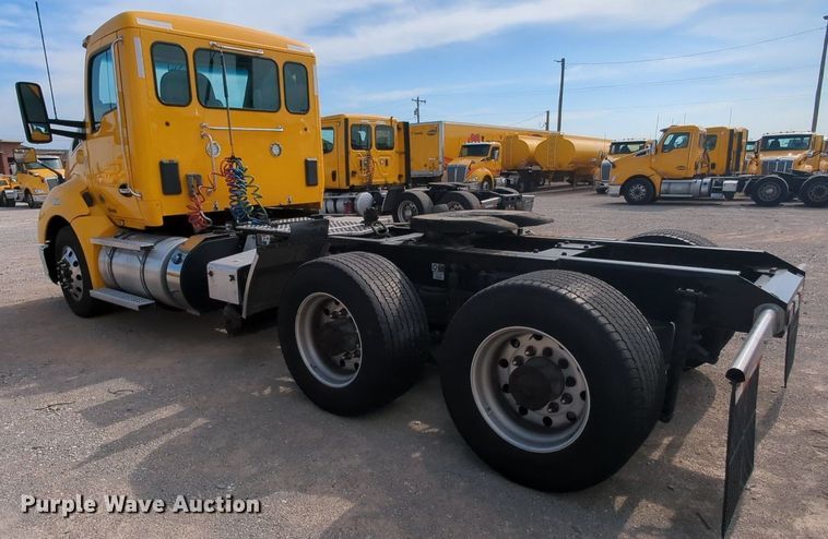 image for item MY9824 2019 Kenworth T680  semi truck