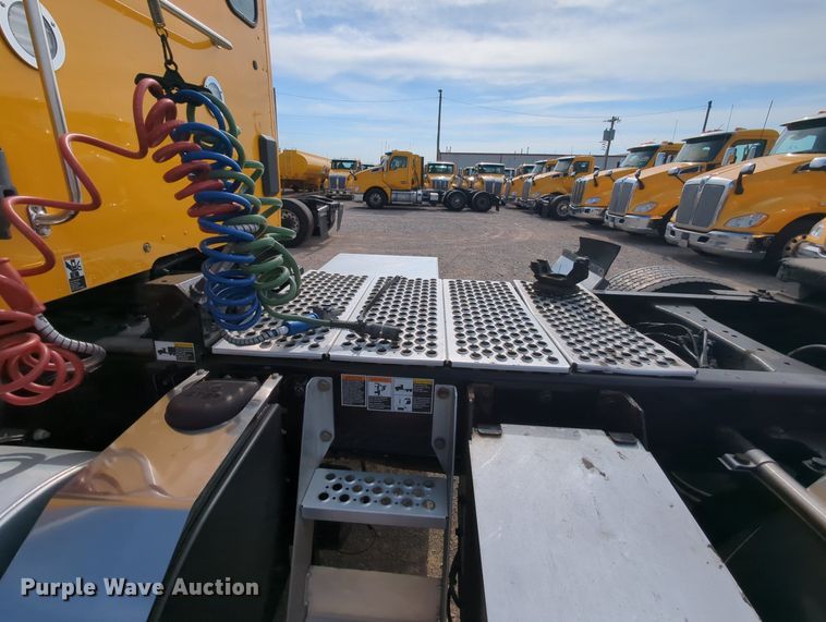 image for item MY9824 2019 Kenworth T680  semi truck