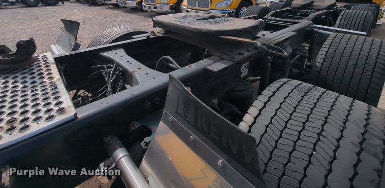 image for item MY9824 2019 Kenworth T680  semi truck