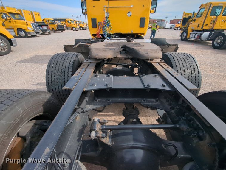 image for item MY9824 2019 Kenworth T680  semi truck