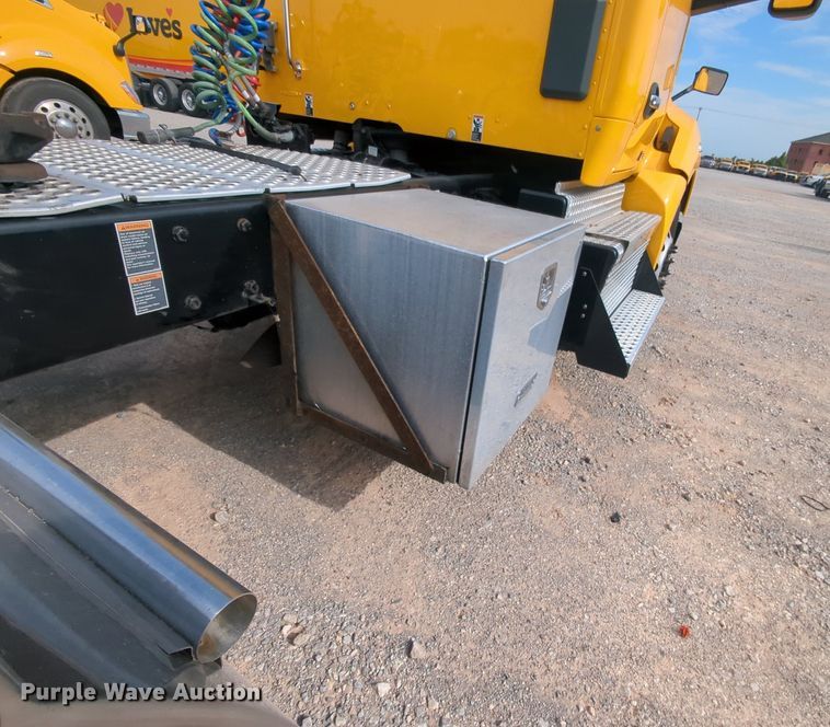 image for item MY9824 2019 Kenworth T680  semi truck