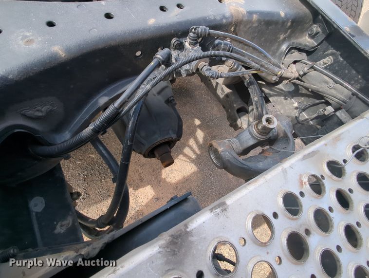 image for item MY9824 2019 Kenworth T680  semi truck