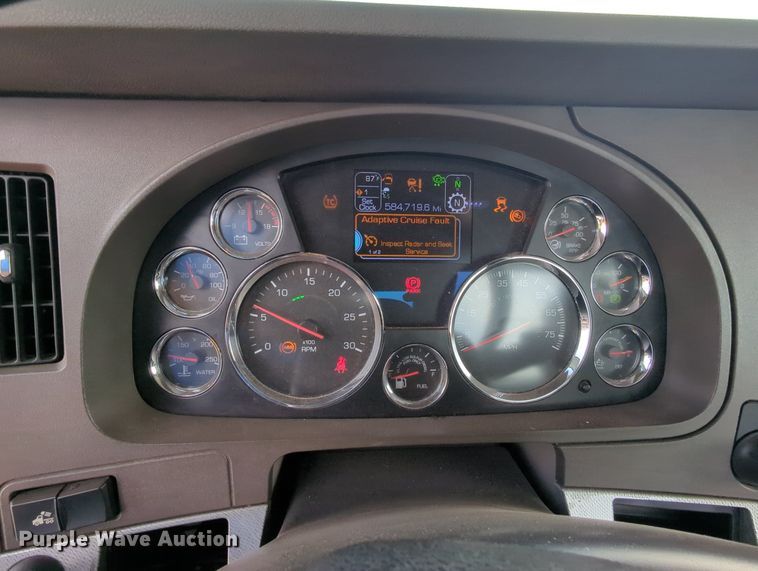 image for item MY9824 2019 Kenworth T680  semi truck