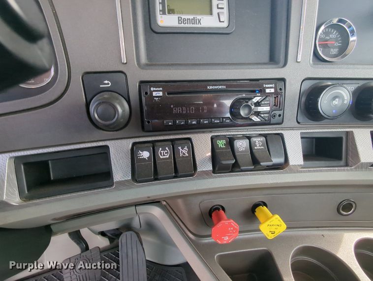 image for item MY9824 2019 Kenworth T680  semi truck