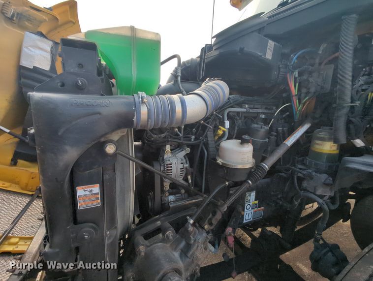 image for item MY9824 2019 Kenworth T680  semi truck