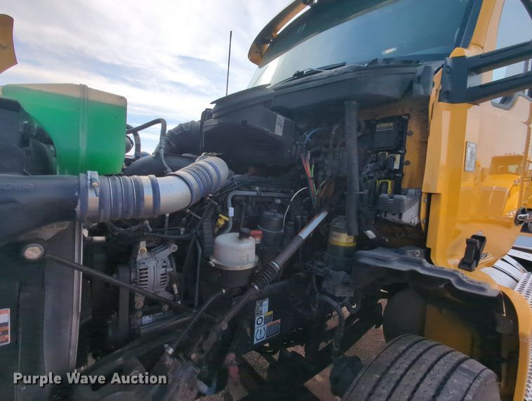 image for item MY9824 2019 Kenworth T680  semi truck