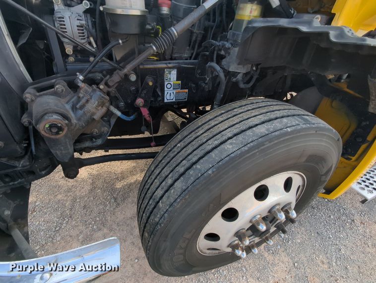 image for item MY9824 2019 Kenworth T680  semi truck