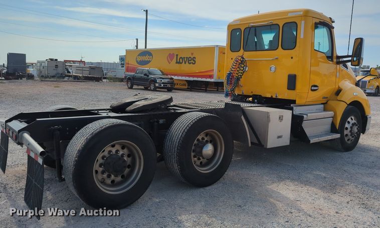 image for item MY9825 2019 Kenworth T680  semi truck