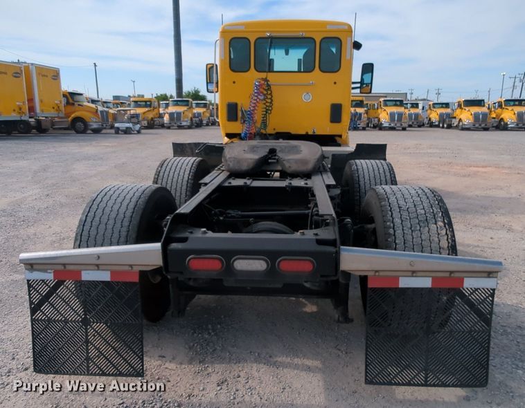 image for item MY9825 2019 Kenworth T680  semi truck