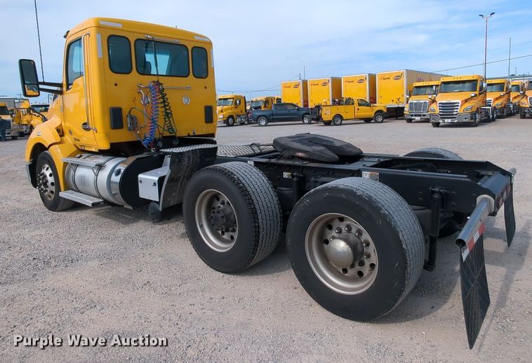 image for item MY9825 2019 Kenworth T680  semi truck