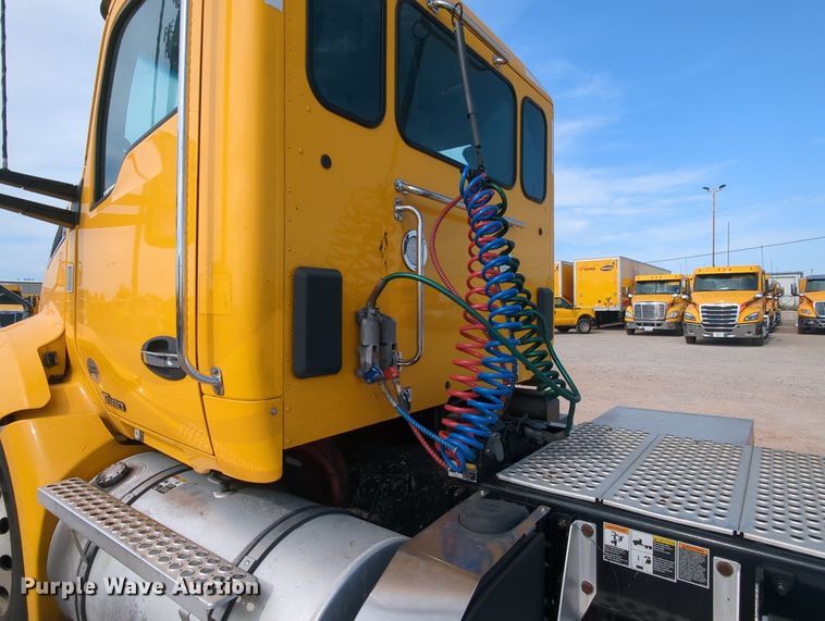 image for item MY9825 2019 Kenworth T680  semi truck