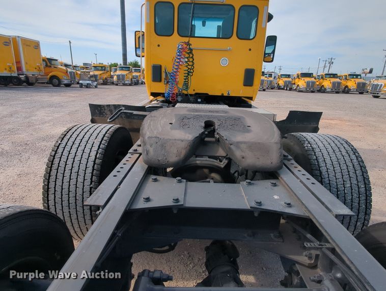 image for item MY9825 2019 Kenworth T680  semi truck