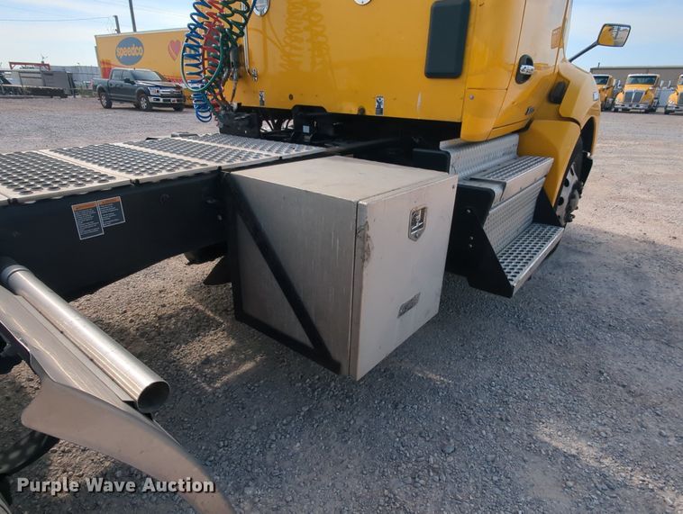 image for item MY9825 2019 Kenworth T680  semi truck