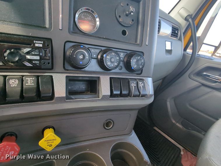 image for item MY9825 2019 Kenworth T680  semi truck