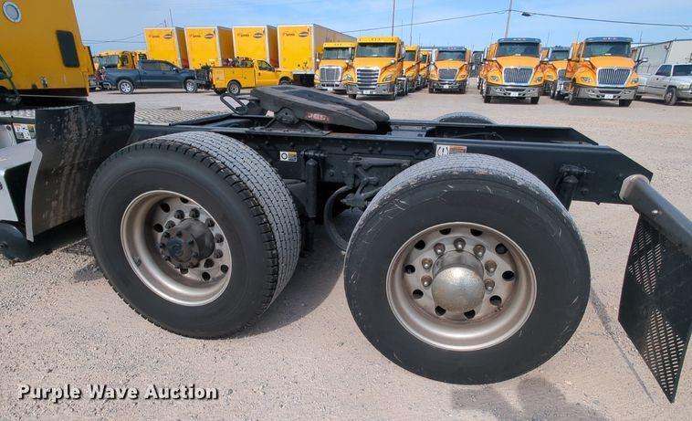 image for item MY9825 2019 Kenworth T680  semi truck