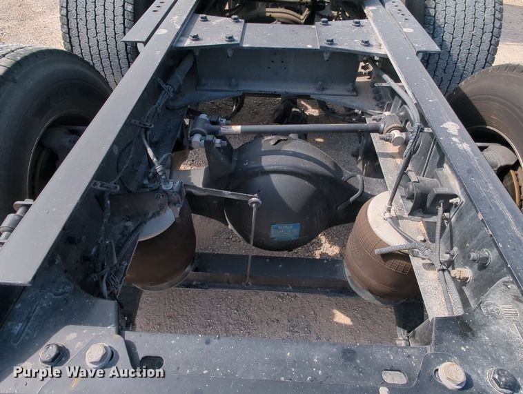 image for item MY9826 2020 Kenworth T680  semi truck