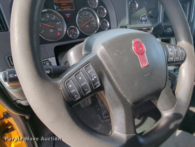 image for item MY9826 2020 Kenworth T680  semi truck