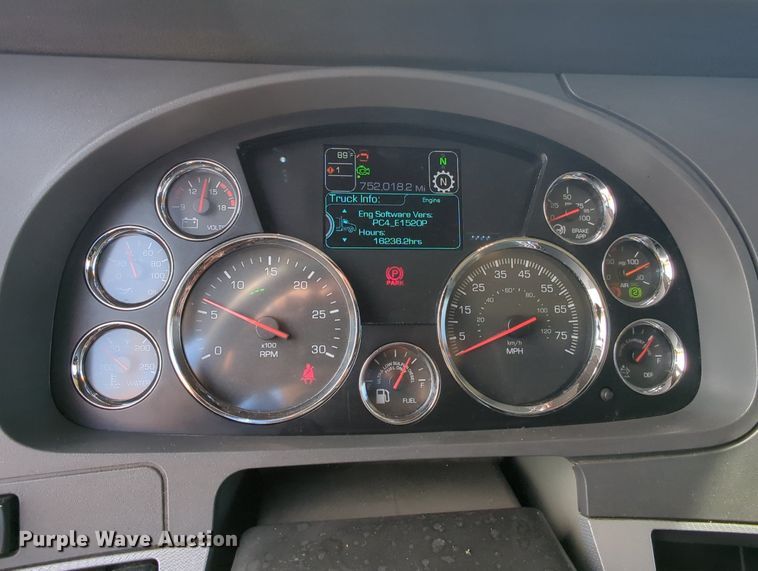 image for item MY9826 2020 Kenworth T680  semi truck