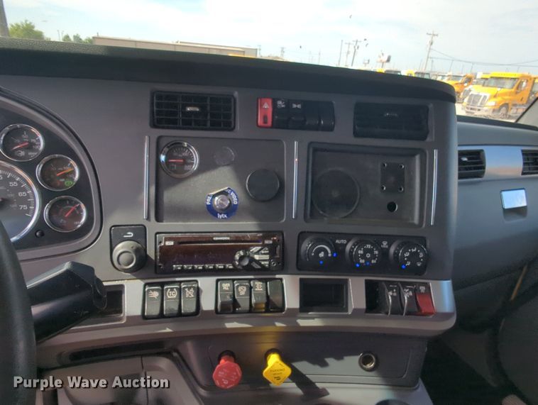 image for item MY9826 2020 Kenworth T680  semi truck