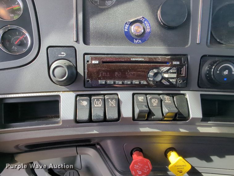 image for item MY9826 2020 Kenworth T680  semi truck