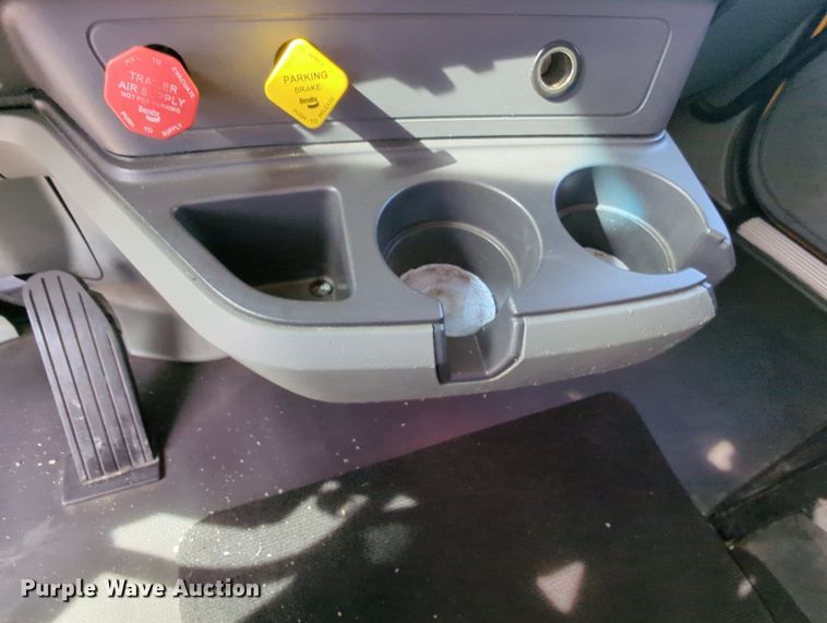 image for item MY9826 2020 Kenworth T680  semi truck