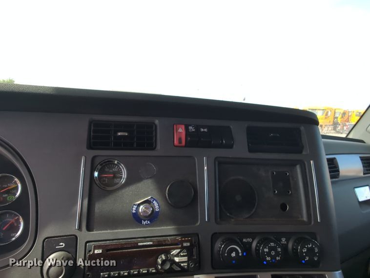 image for item MY9826 2020 Kenworth T680  semi truck