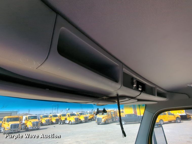 image for item MY9826 2020 Kenworth T680  semi truck