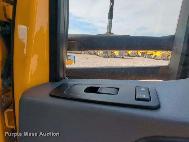 image for item MY9826 2020 Kenworth T680  semi truck