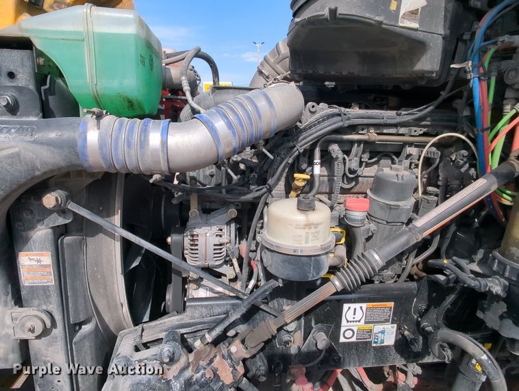 image for item MY9826 2020 Kenworth T680  semi truck