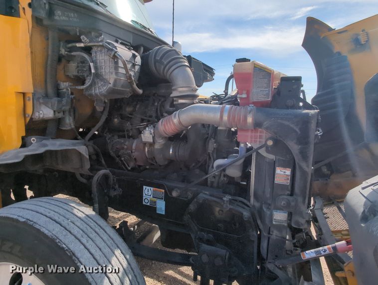 image for item MY9826 2020 Kenworth T680  semi truck