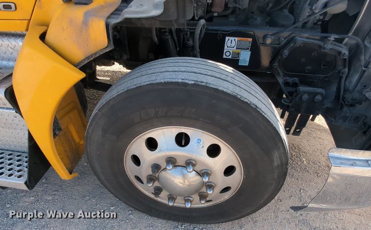 image for item MY9826 2020 Kenworth T680  semi truck