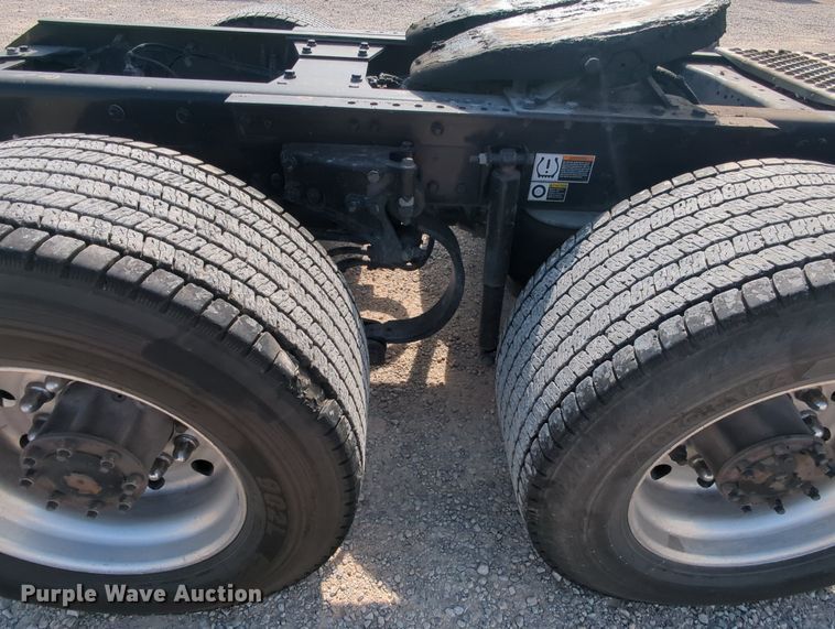 image for item MY9826 2020 Kenworth T680  semi truck