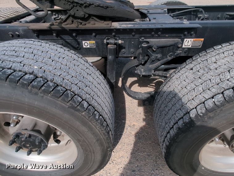 image for item MY9826 2020 Kenworth T680  semi truck