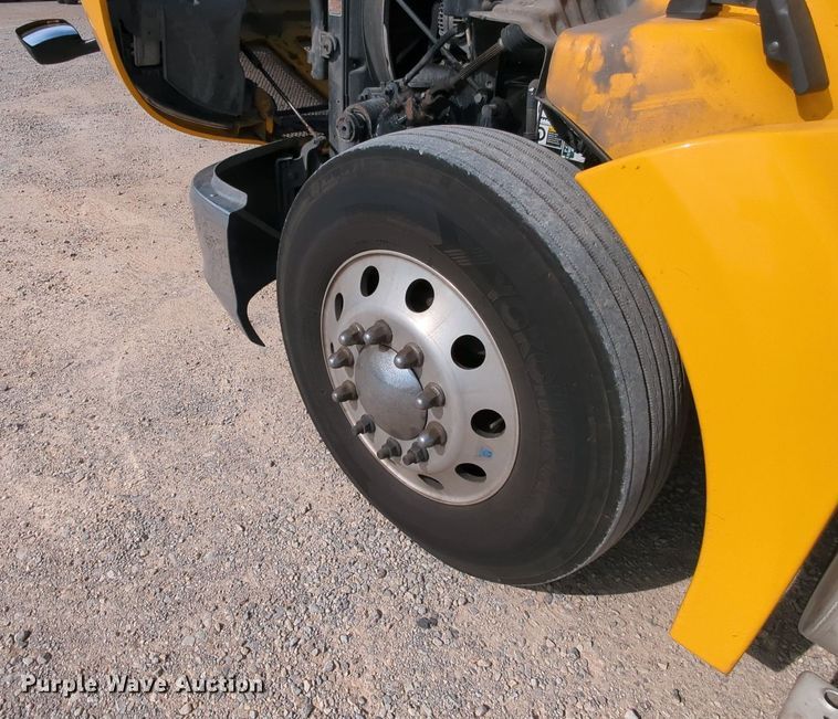 image for item MY9826 2020 Kenworth T680  semi truck