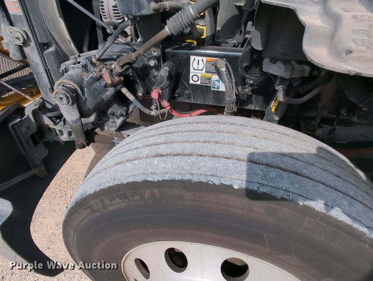 image for item MY9826 2020 Kenworth T680  semi truck