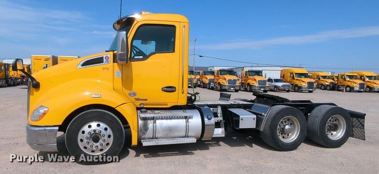 image for item MY9827 2020 Kenworth T680  semi truck