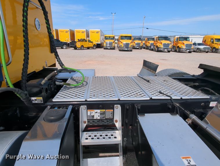 image for item MY9827 2020 Kenworth T680  semi truck