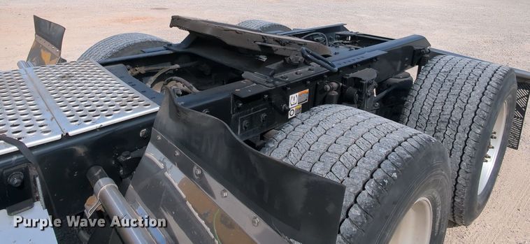 image for item MY9827 2020 Kenworth T680  semi truck