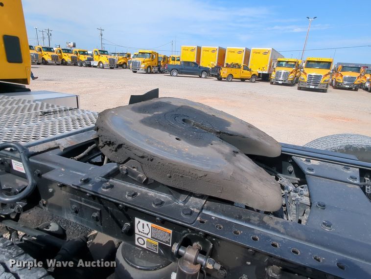 image for item MY9827 2020 Kenworth T680  semi truck